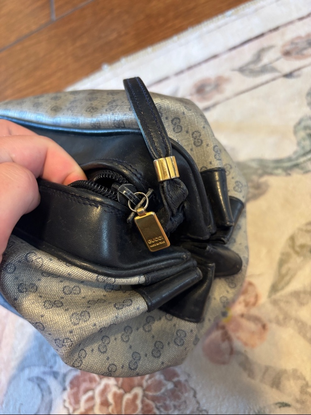 GUCCI GG Supreme Barrel Navy Shoulder/Cross Body Bag - Picture 3 of 7